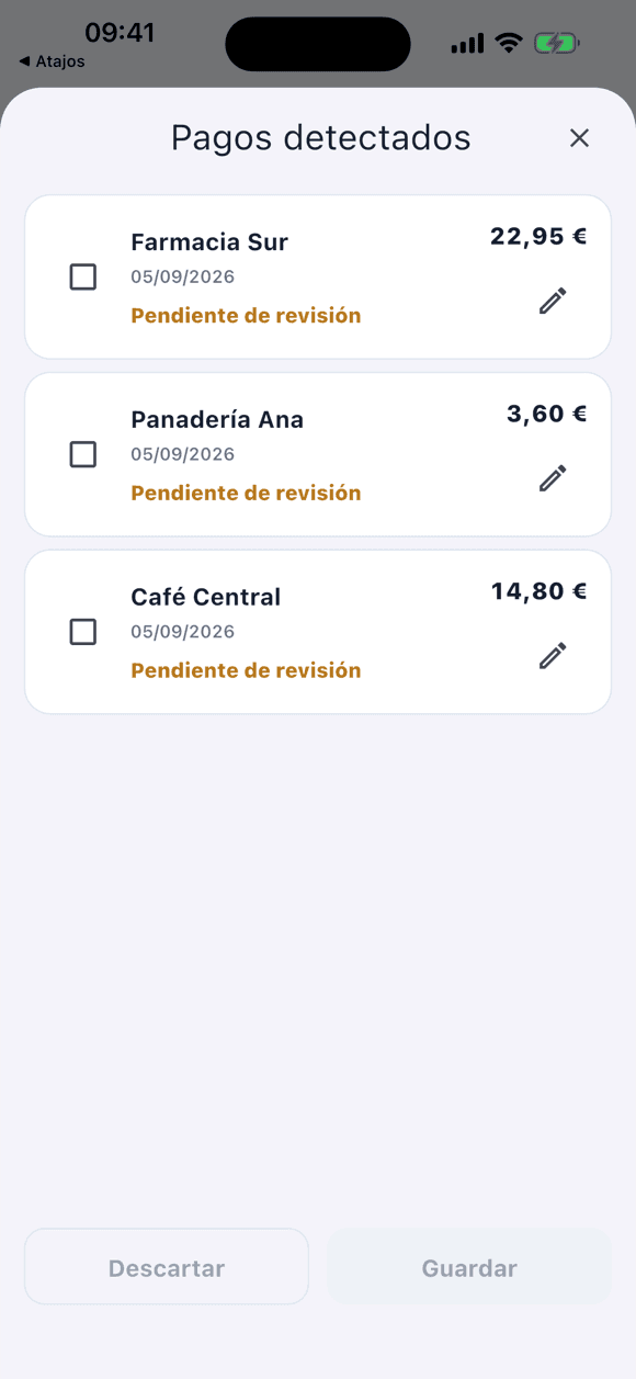 Pantalla «Pagos detectados» de Tally con tres pagos marcados como pendientes de revisión, cada uno con su casilla sin marcar y un botón de editar